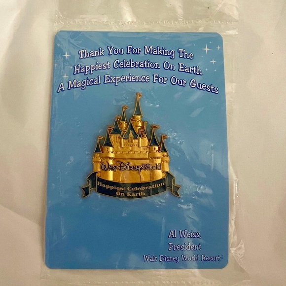 Lot of 2 NEW - LE Tinker Bell (2) Sharing and Cinderellas Castle (2005) Pins - Picture 3 of 6
